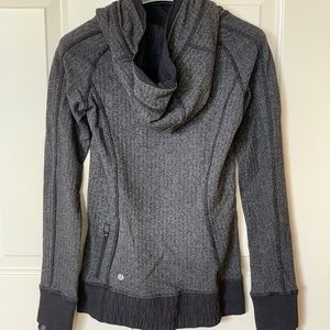 Lululemon fitted hoodie. Worn 2x.
